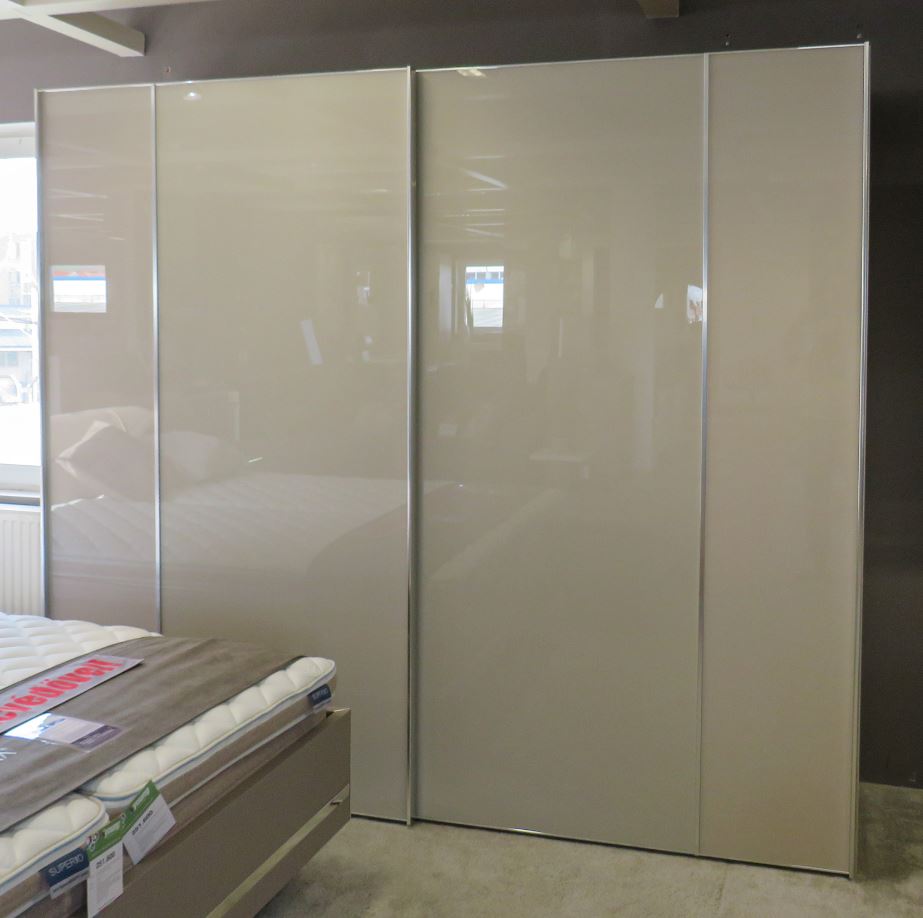 Sonett tolóajtós szekrény, homok dekor-homok üveg, króm, EXTRA belső kiegészítőkkel, 249x222x68cm